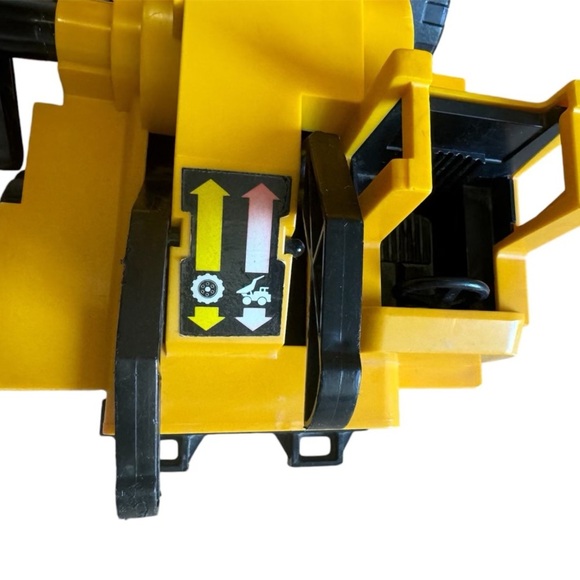 VTG Fisher-Price 1985 Husky Helpers People Power Dump Truck Works Great - Picture 9 of 10